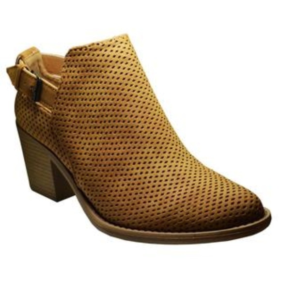Perforated Bootie - Final Pair Sale - Picture 3 of 3